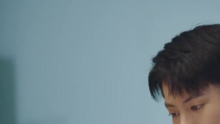 小奶狗今天又吃醋了,看到若歆姐姐被情敌徐敏杰叫出会议室,祁晓全程眼神紧随,眼巴巴看着漂亮姐